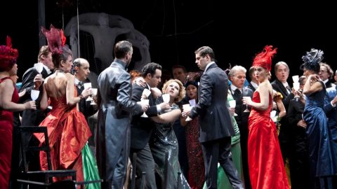la-traviata-operatur-staatsoper-berlin Scenebilde fra La Traviata på Staatsoper unter den Linden